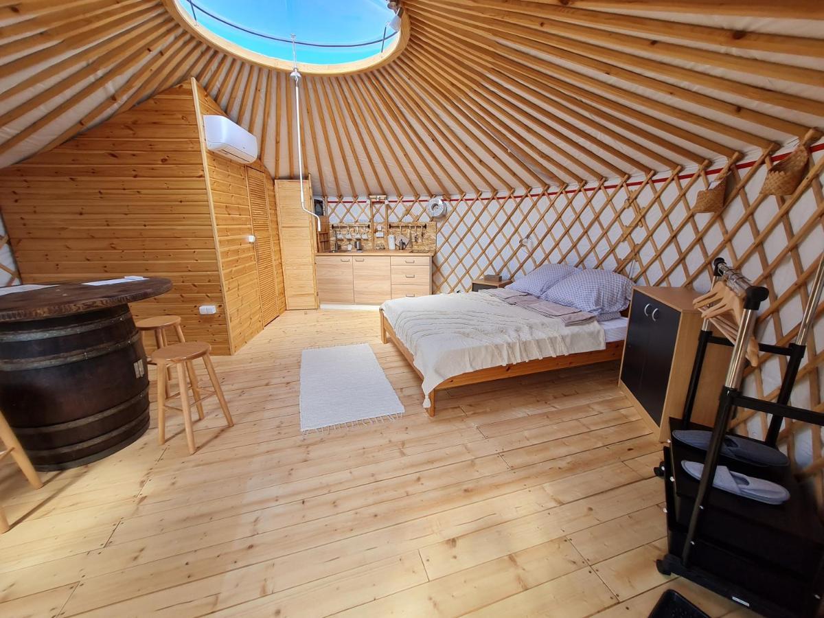Jurtafarm Rackeve - A Nomad Luxus Hotel Ngoại thất bức ảnh